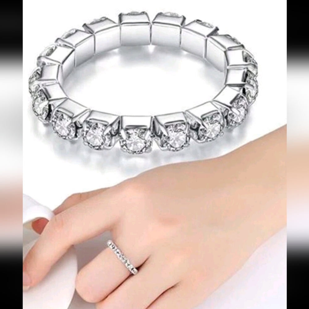 Stretchy ring
